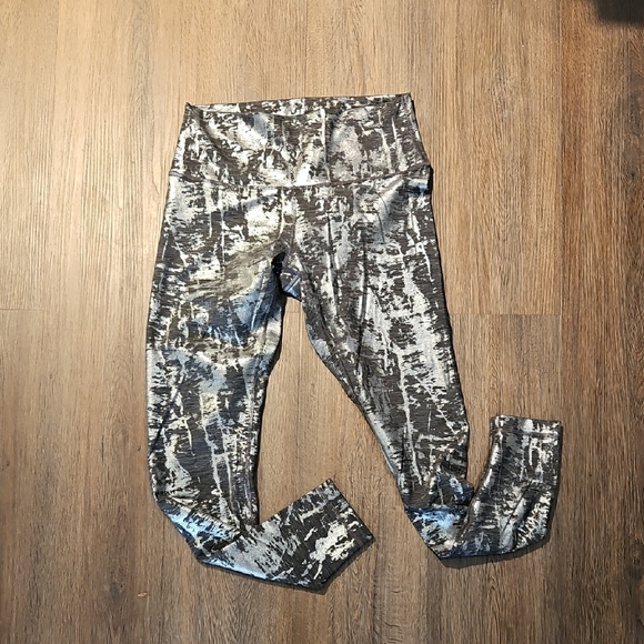 LULULEMON, Brindle Silver Foil Leggings, Sz 8 - Picture 4 of 6